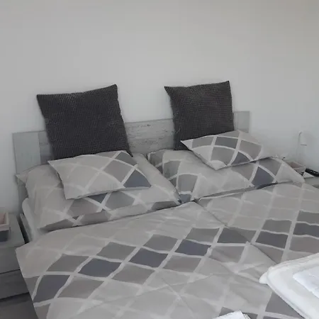 Διαμέρισμα Eszter Ντέμπρετσεν